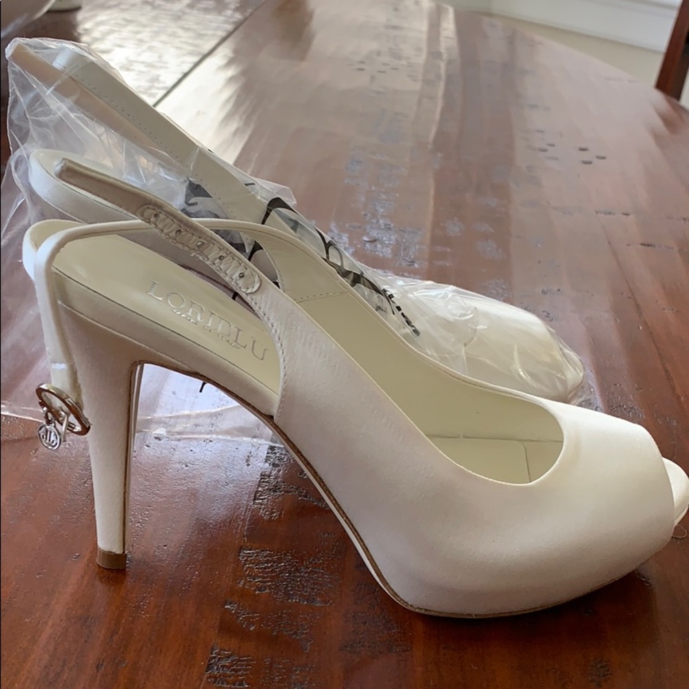 Loriblu white satin heels - NEVER WORN
